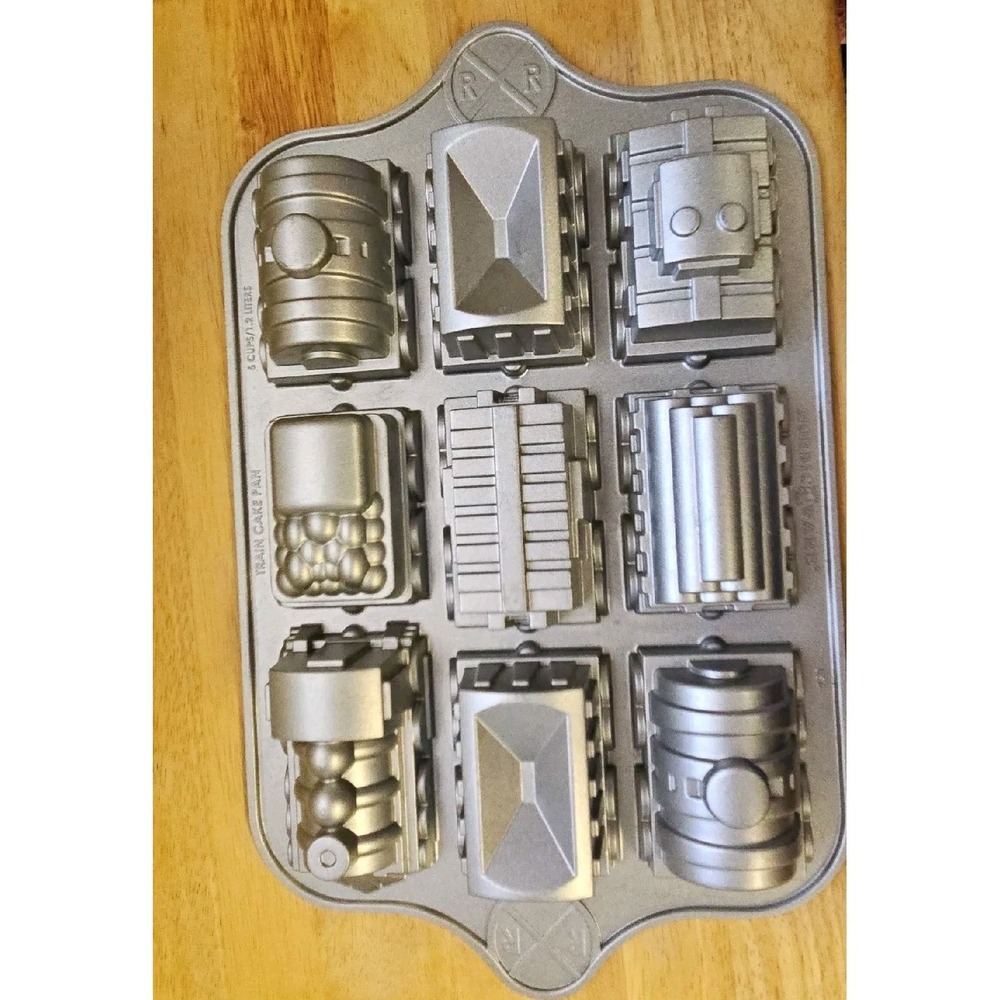 Collection Train Muffin Pan Cake Nordic Ware Bundt Bakeware Cast Aluminum 5 Cups